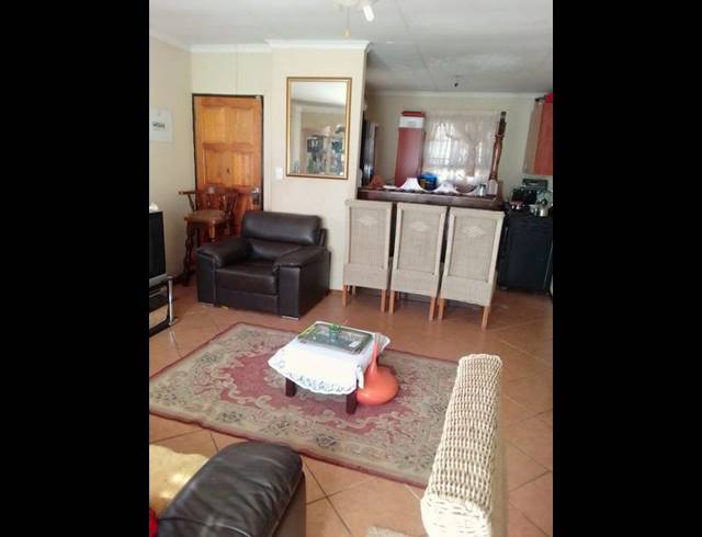 3 BEDROOM HOUSE FOR SALE IN THE ORCHARDS